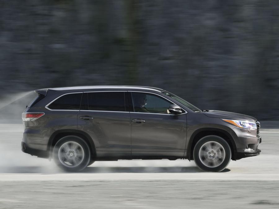  Toyota Highlander 2014 года  (CIS) (фото 12 из 30)